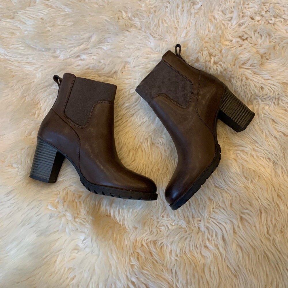 Clarks Verona Ease Collection Ankle Boots - Size 7